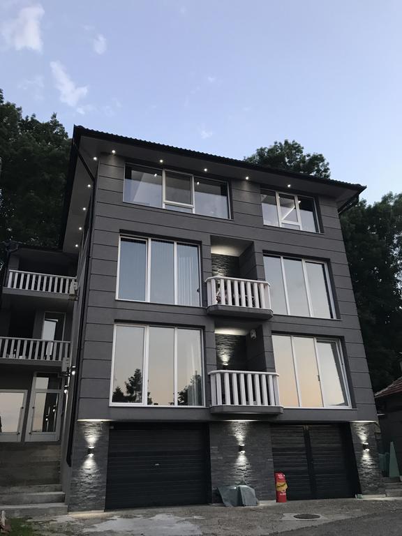 Apartment Ajla Tuzla Bagian luar foto