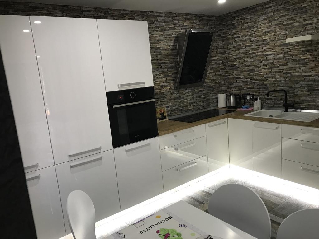 Apartment Ajla Tuzla Bagian luar foto