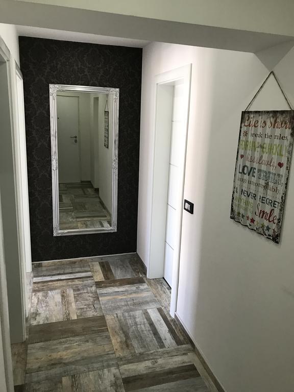 Apartment Ajla Tuzla Bagian luar foto