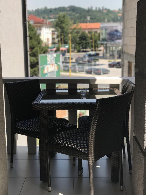 Apartment Ajla Tuzla Bagian luar foto