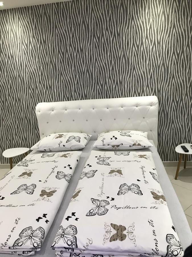 Apartment Ajla Tuzla Bagian luar foto