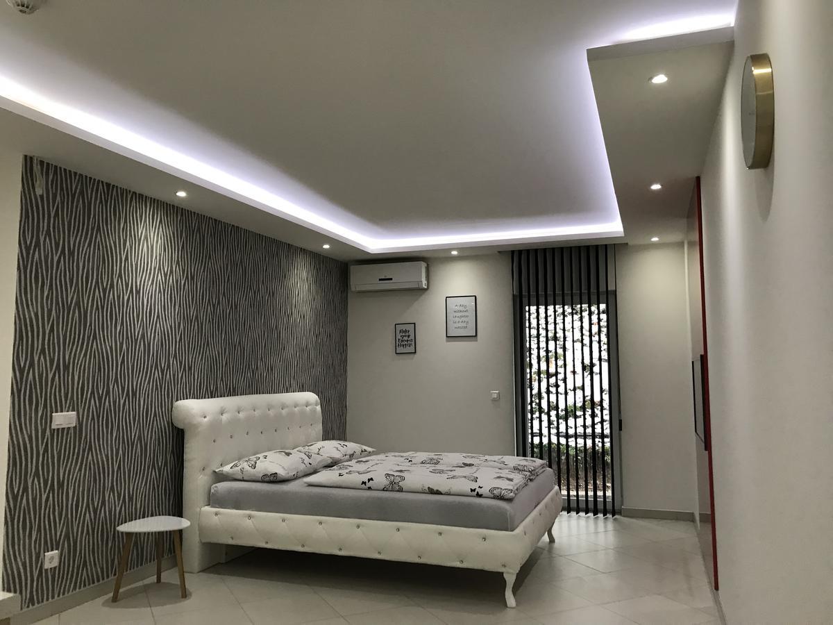 Apartment Ajla Tuzla Bagian luar foto