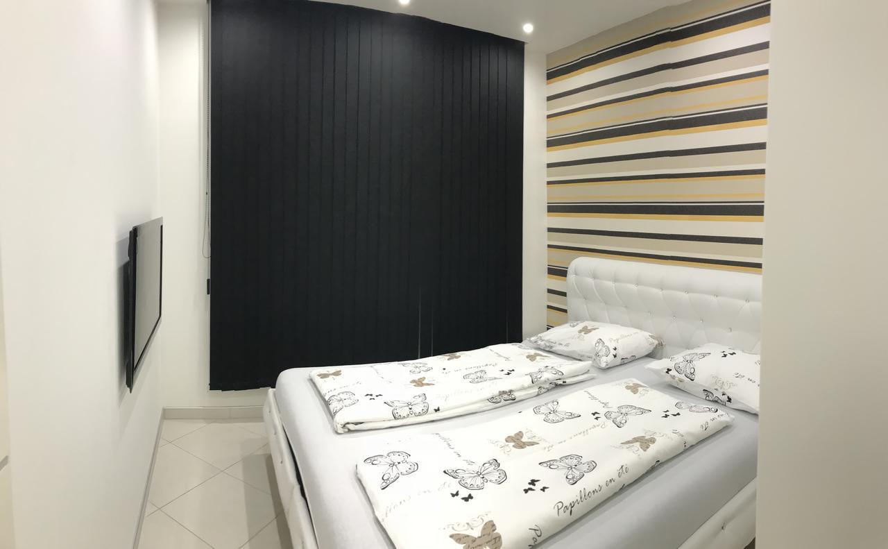 Apartment Ajla Tuzla Bagian luar foto
