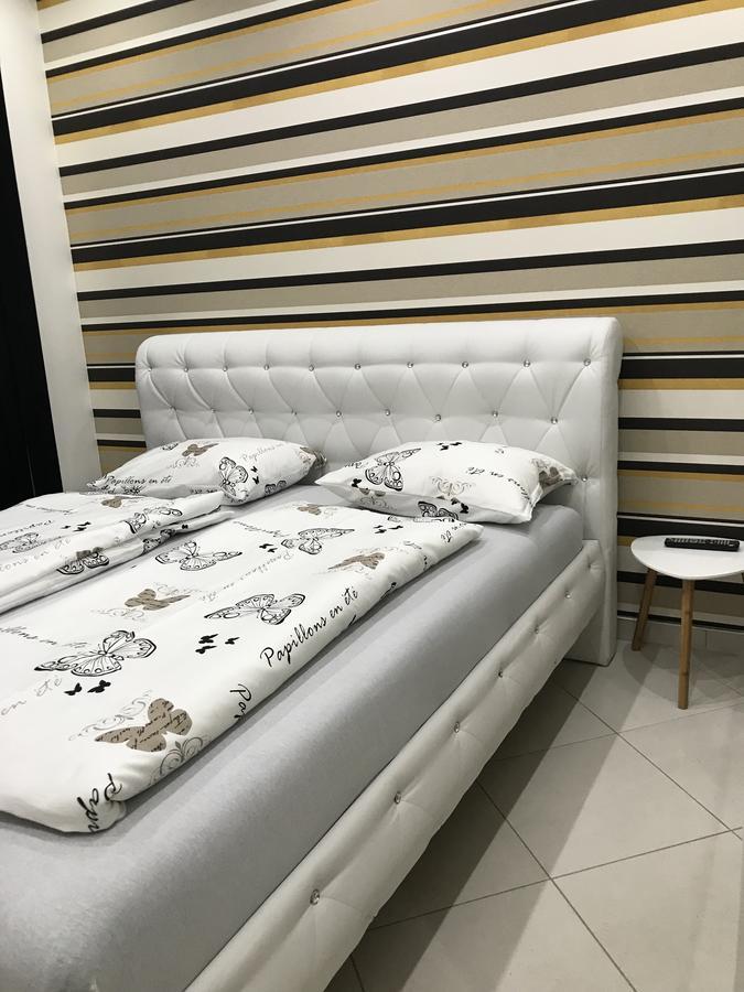 Apartment Ajla Tuzla Bagian luar foto