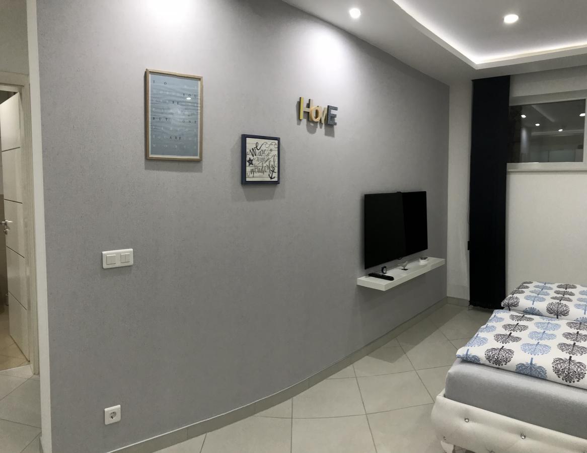 Apartment Ajla Tuzla Bagian luar foto