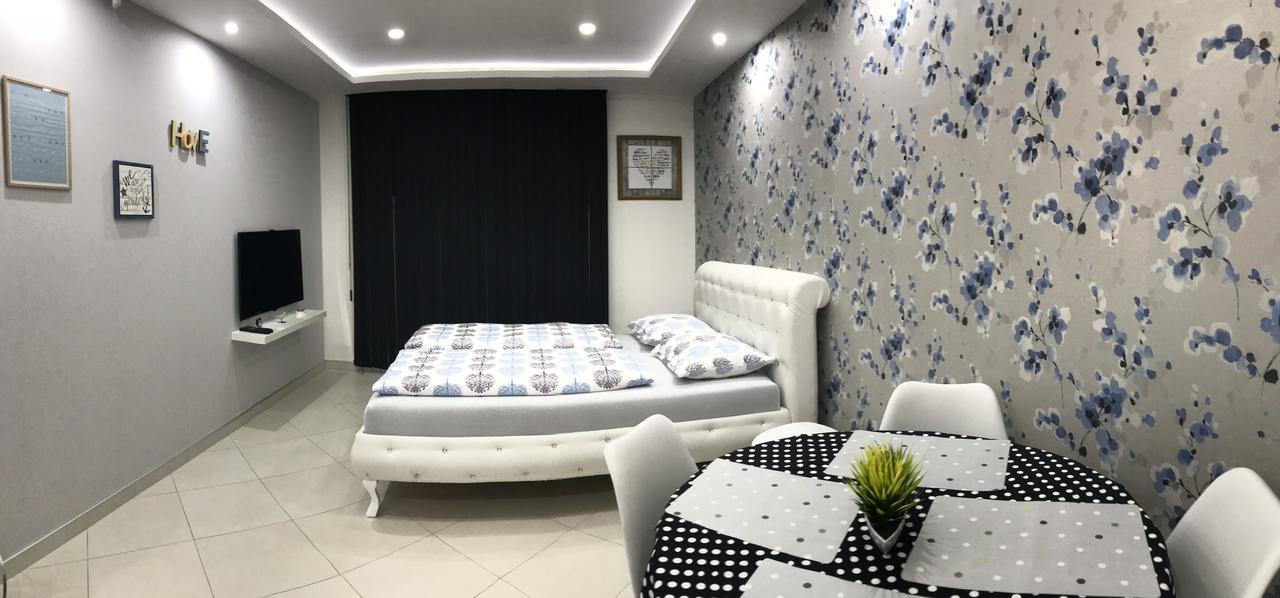 Apartment Ajla Tuzla Bagian luar foto
