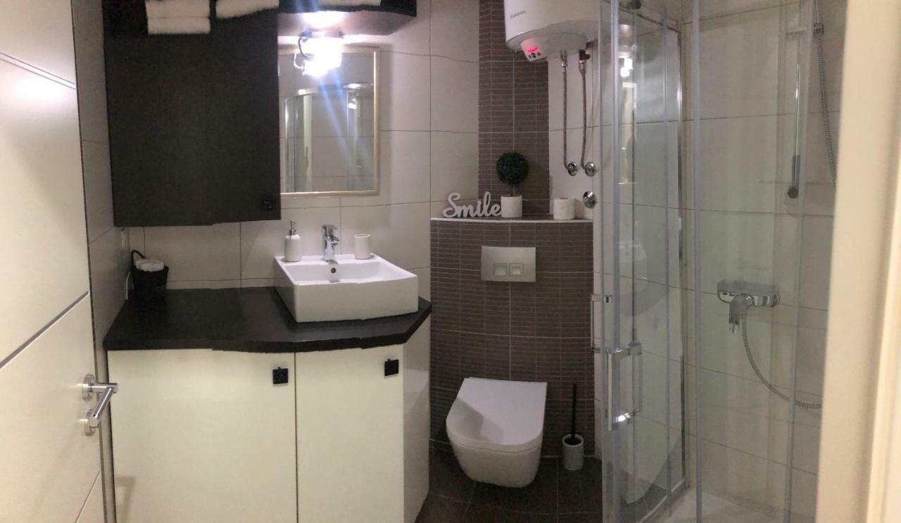 Apartment Ajla Tuzla Bagian luar foto