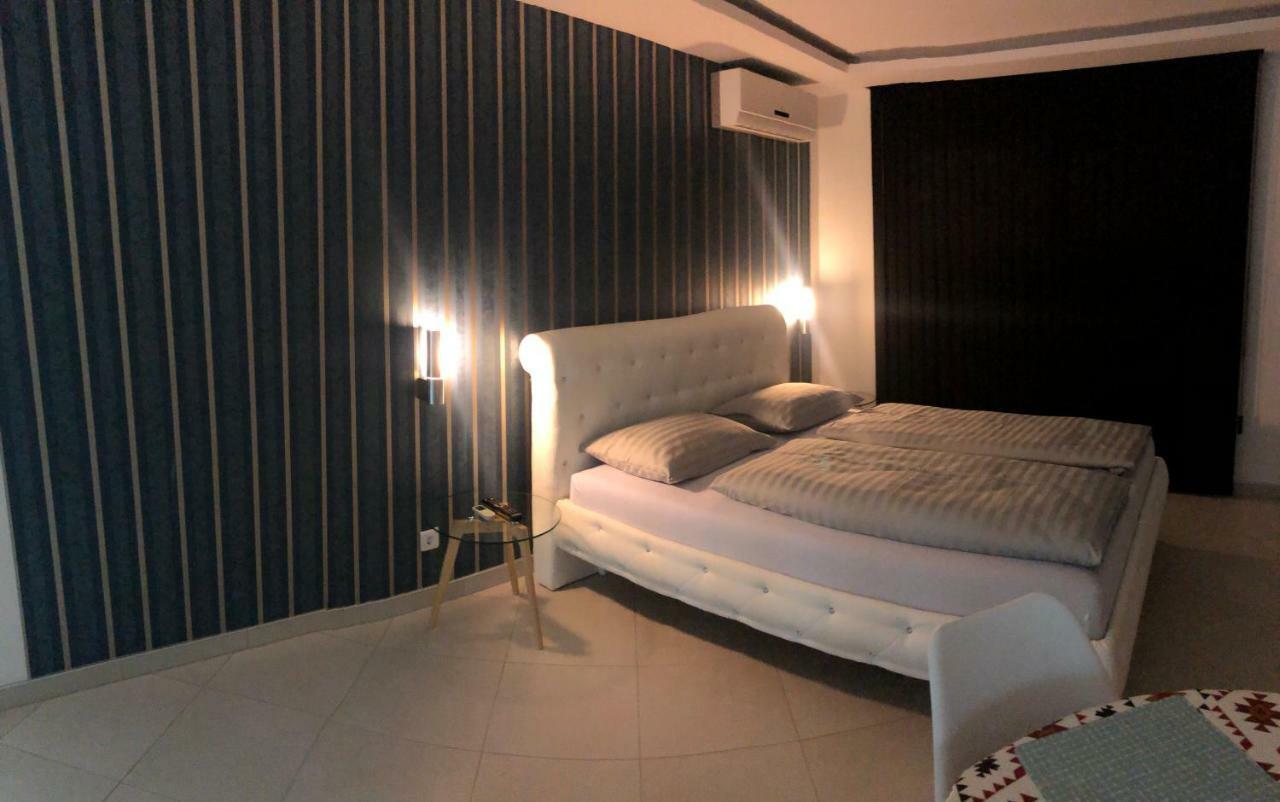 Apartment Ajla Tuzla Bagian luar foto