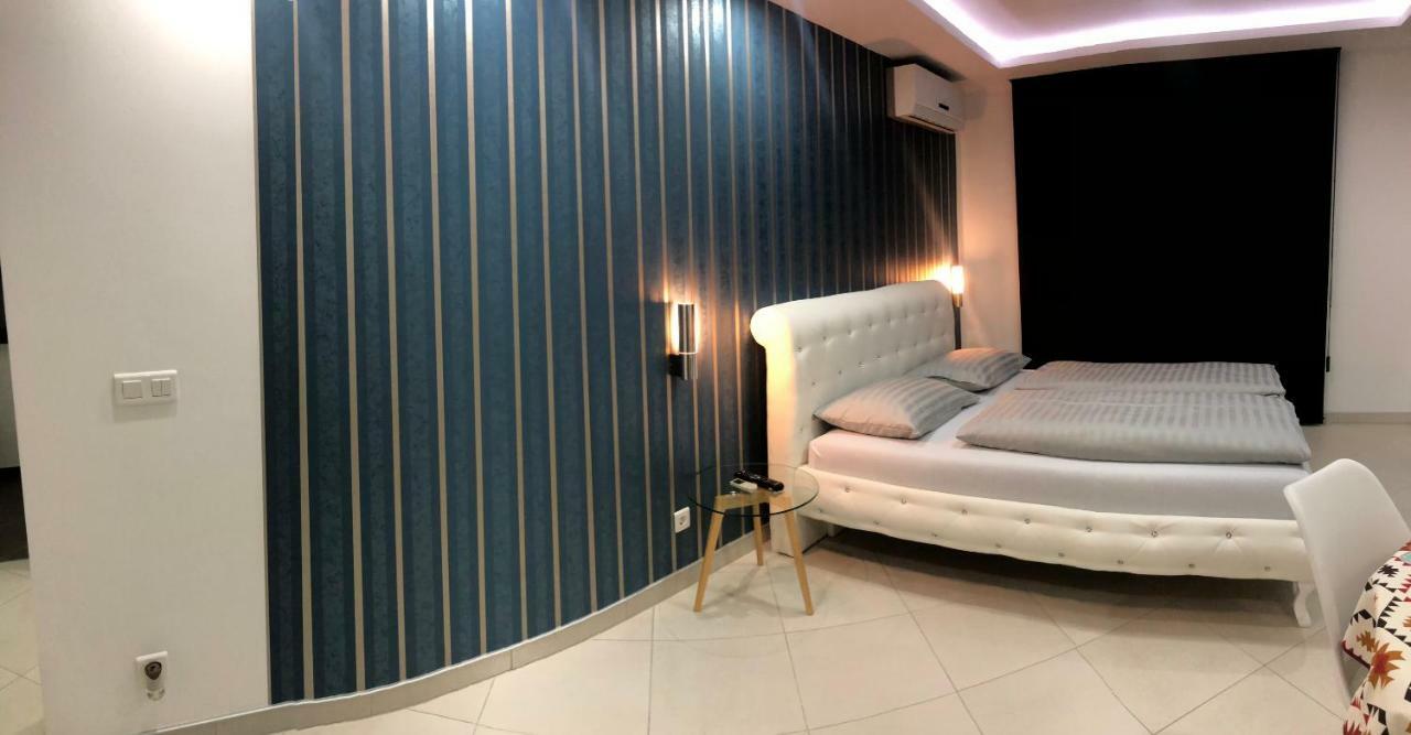 Apartment Ajla Tuzla Bagian luar foto